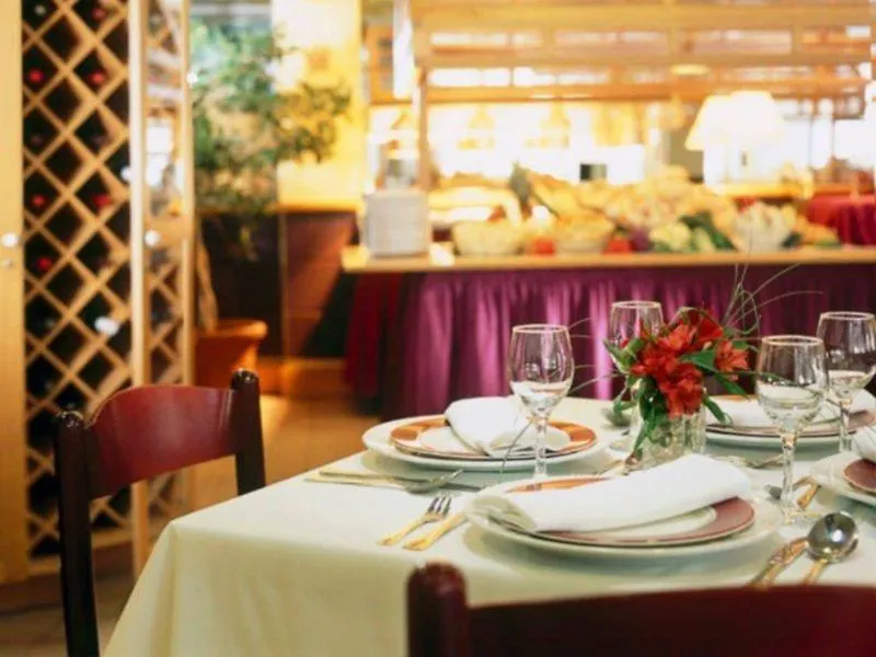 Hotel Maritime Plaza Montreal Canada
